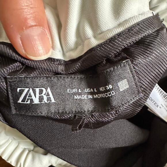 Zara Black with White Trim Tapered Pleated Pants - Picture 4 of 7